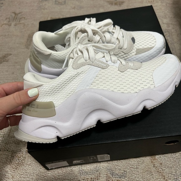 New Sorel Running Shoes - Picture 2 of 3